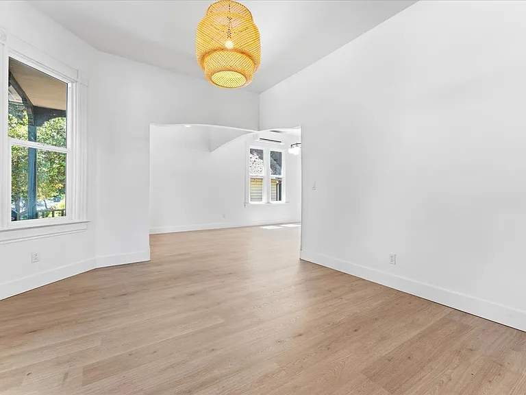 4535 NE Cleveland Ave — Photo 6