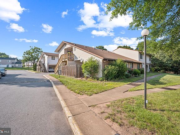 5th image of 4115 Meadowland Ct #8