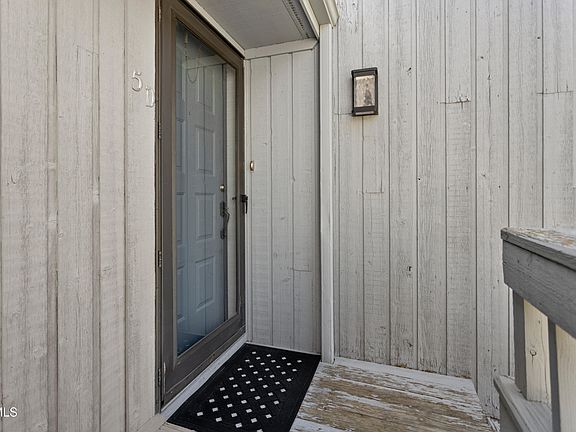 4th image of 100 Wonderland Dr APT 5D