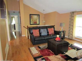 14 Valley View Dr, Hamden, CT 06518