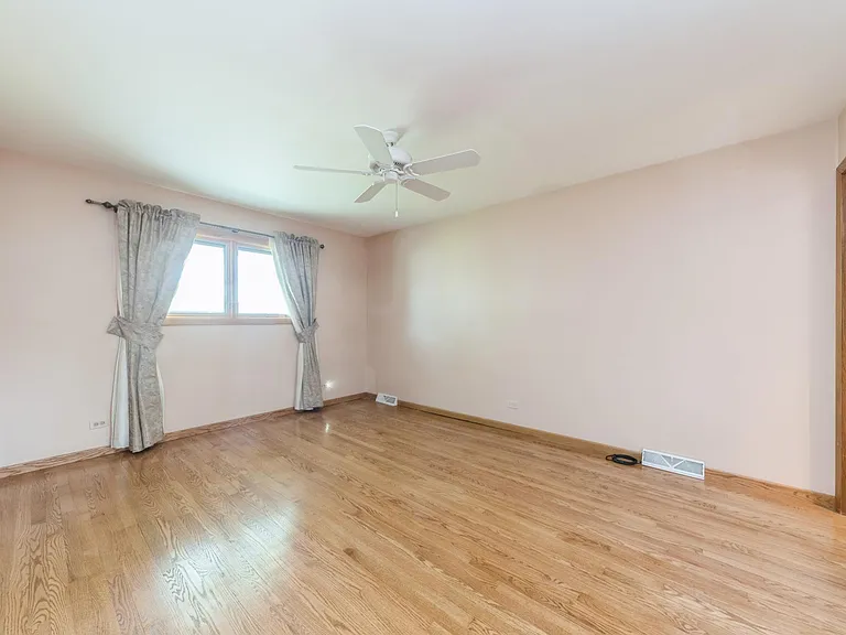 1807 N Larch Dr — Photo 12