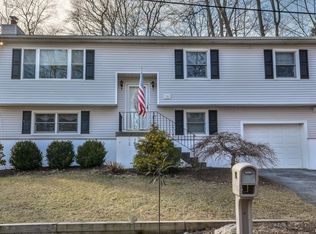 17 Wykagyl Ct, Carmel, NY 10512