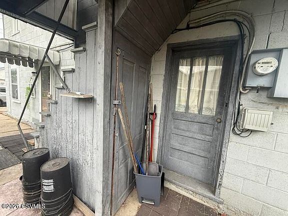 2nd image of 141 Nassau St