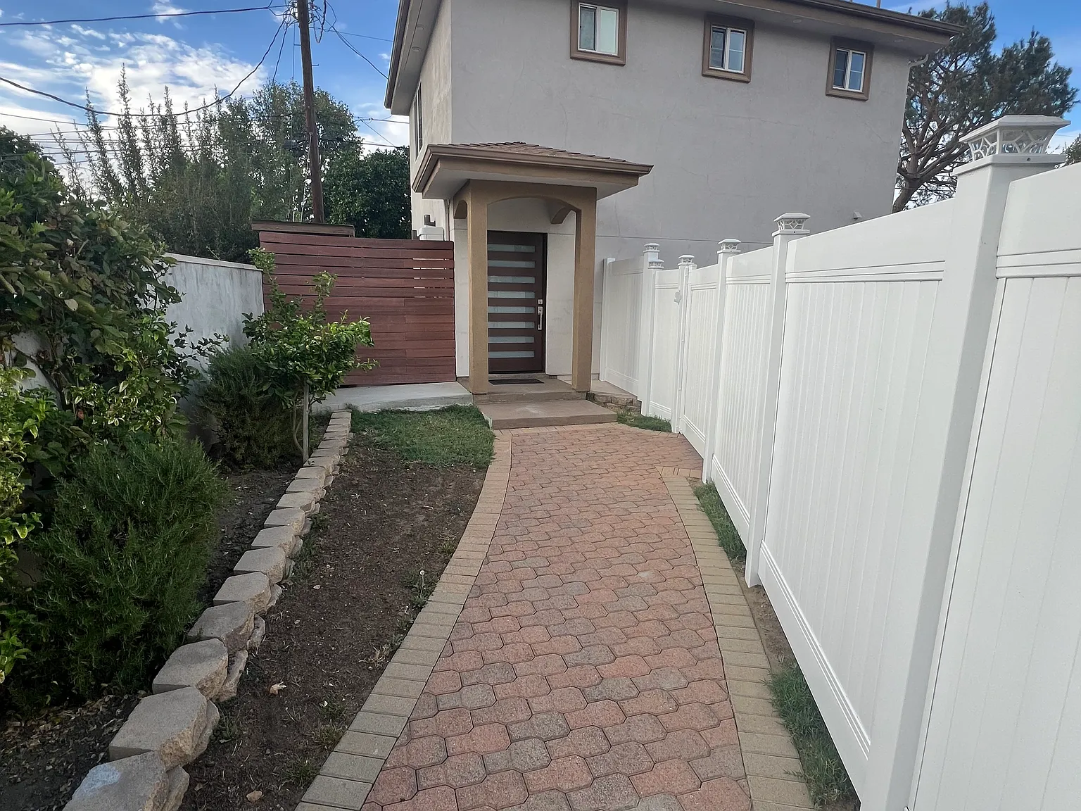 2 bed, 1.5 bath, 1000 sqft, $3,000 — Photo 1