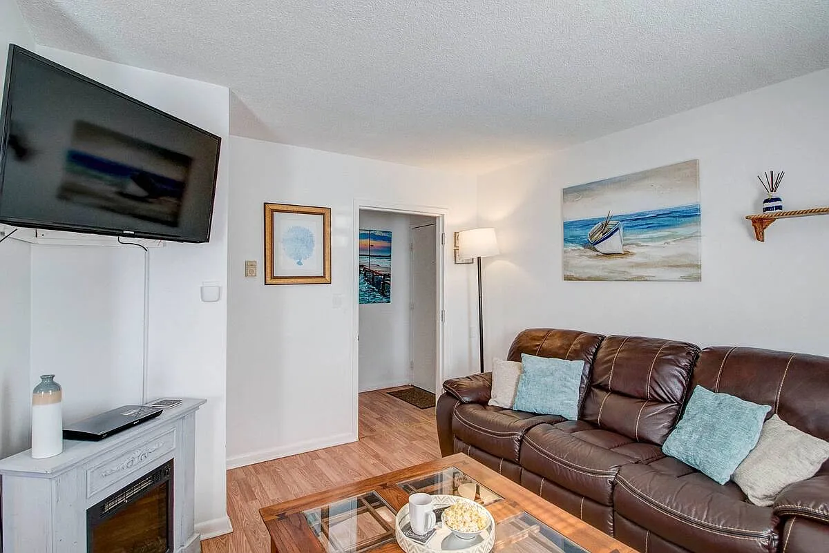 2 bed, 790 sqft, $2,400 — Photo 4