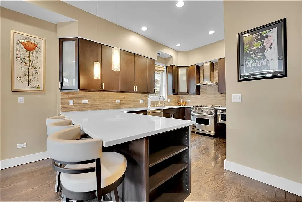 2 bed, 1250 sqft, $4,000 — Photo 3
