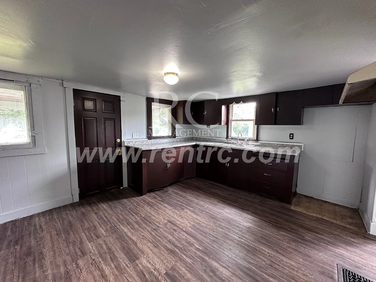 3 bed, 1150 sqft, $875 — Photo 2