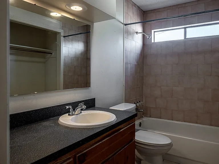 212-214 Miller Dr — Photo 9