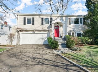 25 Brown House Rd, Old Greenwich, CT 06870