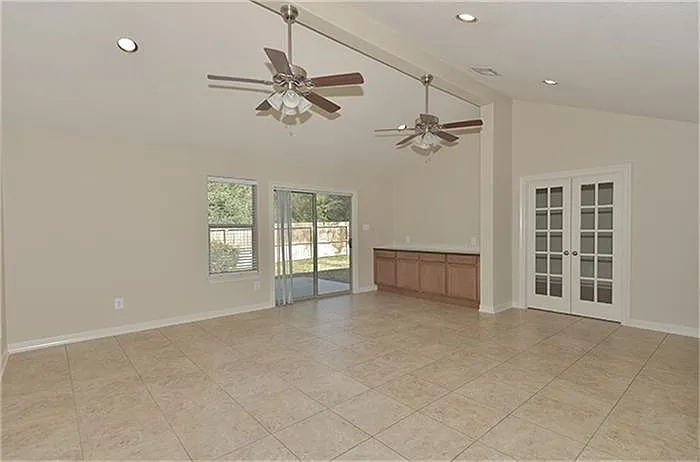81 Yewleaf Dr — Photo 5