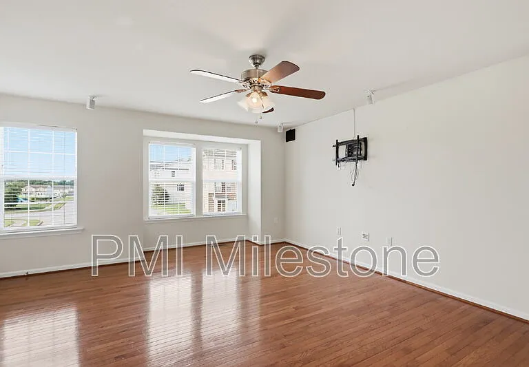 100 Bertelli Ct — Photo 14
