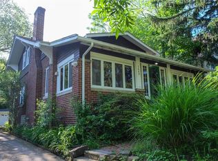 1643 Rydalmount Rd, Cleveland Heights, OH 44118