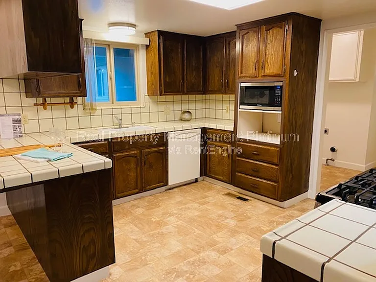 1055 W Fremont Ave — Photo 3