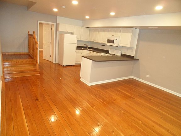 4th image of 6821 N Ashland Blvd #B