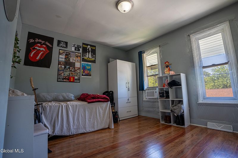 4th image of 2448 Avenue B