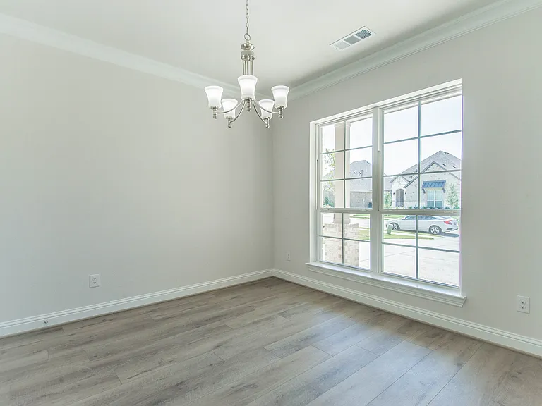 1010 Hunters Creek Dr — Photo 4