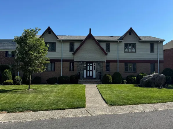 16 Milford Lane #7R, Suffern, NY 10901