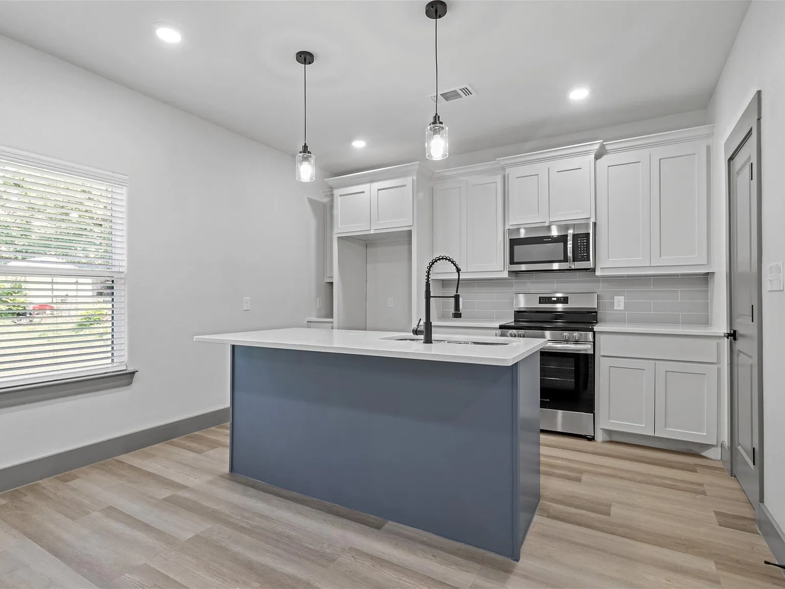 405 West Hull St; Denison 75020 - 1 — Photo 4
