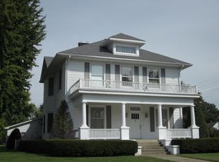 207 S Church St, Carmi, IL 62821