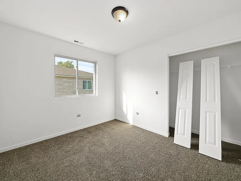 13912 Central Park Ave #2SW — Photo 9