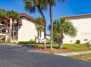 208 NE Monroe Cir N APT 307, Saint Petersburg, FL 33702