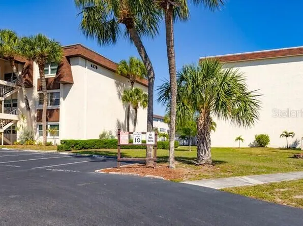 208 NE Monroe Cir N APT 307, Saint Petersburg, FL 33702
