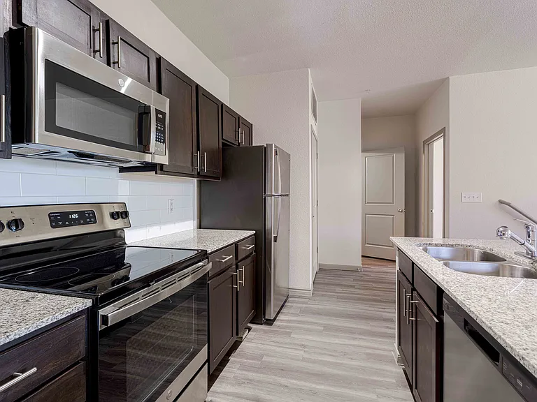 Enclave Falcon Pointe — Photo 9