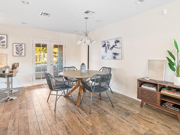 3rd image of 1716 W BERRIDGE Lane
