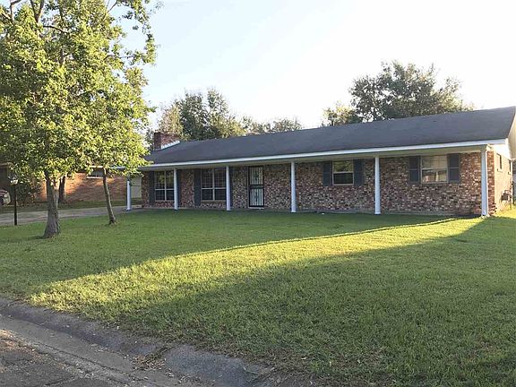 2nd image of 3 Woodville Dr