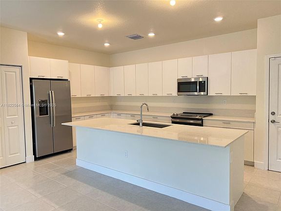 3rd image of 8224 NW 43rd St #82
