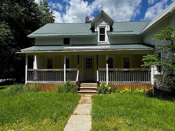 3rd image of 2047 River Rd