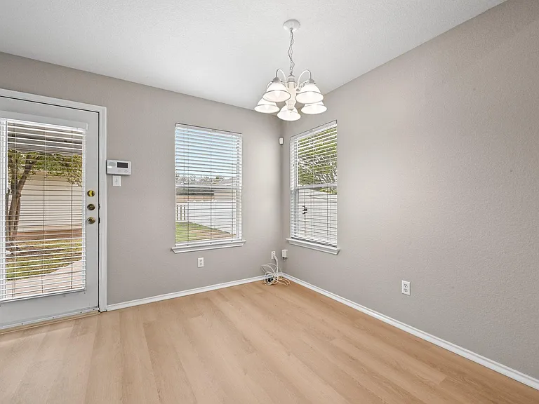1503 Davis Mountain Loop — Photo 8