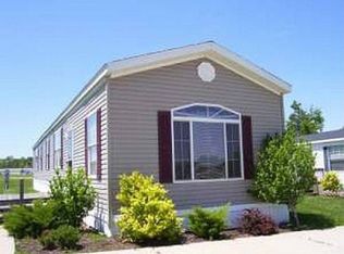 2895 Henry Lakes Blvd, Columbus, IN 47201