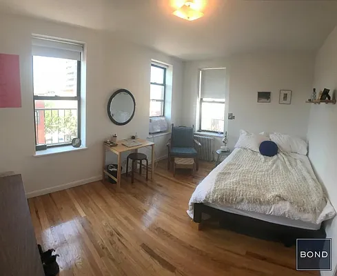 Rented by Bond New York | media 17