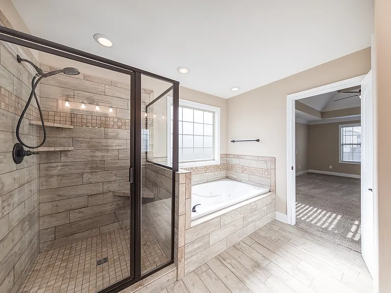 120 Overcrest Ct — Photo 44