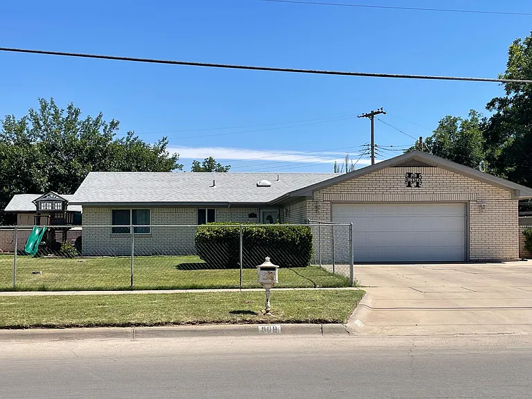 508 W Poe St — Photo 1