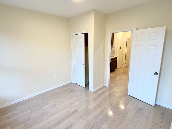 3rd image of 46 Eldridge St APT 16