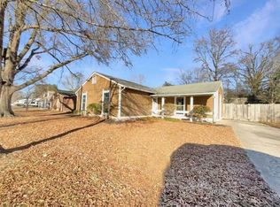 2806 Lamroc Rd, Greensboro, NC 27407