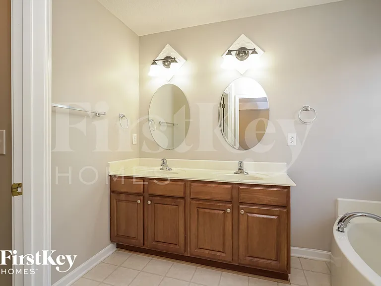 4145 Crestwood Cir — Photo 13