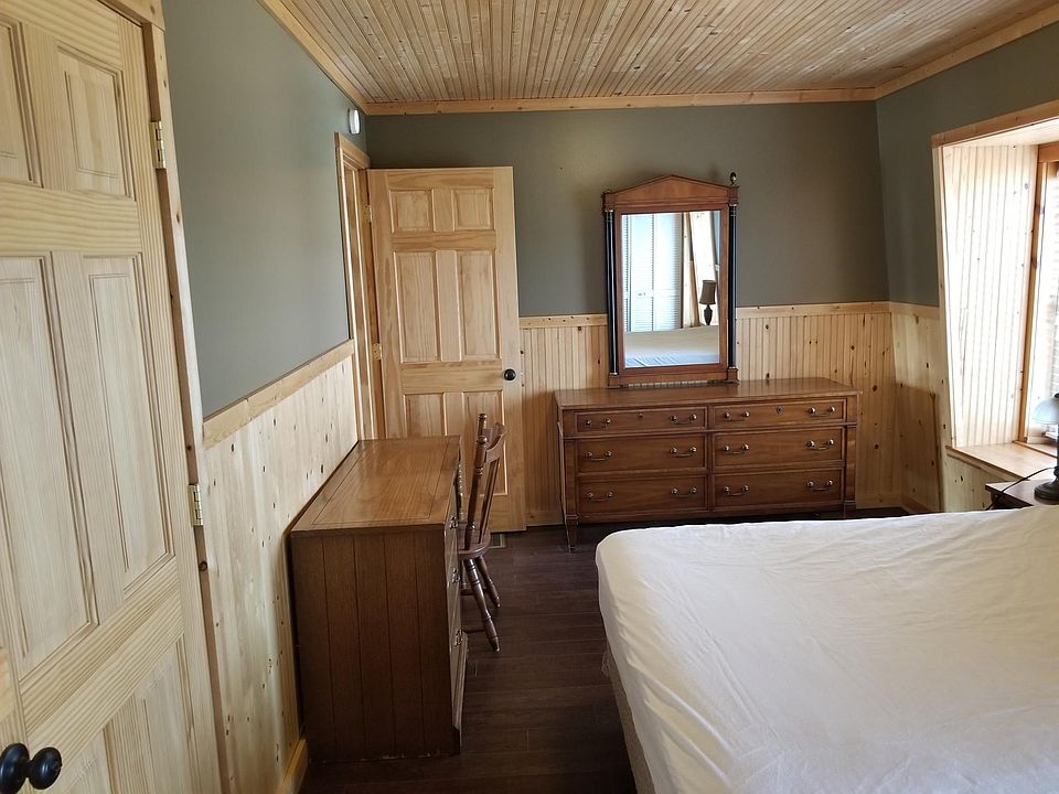 2nd image of 409 Water St APT 9