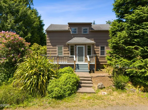 905 NE Douglas St, Newport, OR 97365