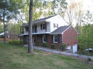 4831 Hunting Hills Dr, Roanoke, VA 24018