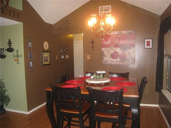4th image of 3713 Dorchester Dr