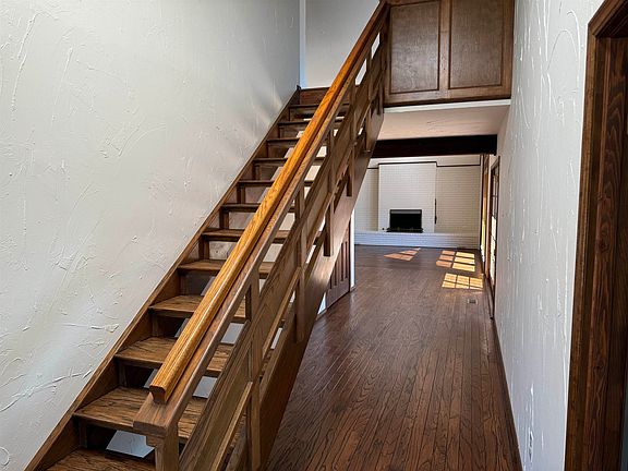 3rd image of 2452 Sherwood Dr