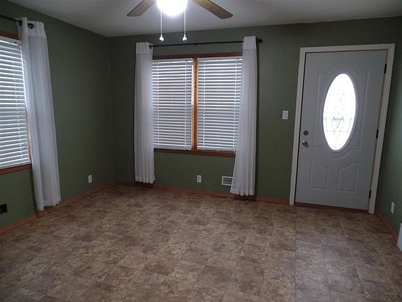 4th image of 1414 Okoboji Ave