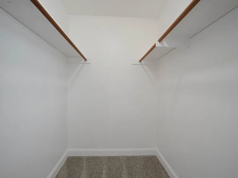 2203 Sheraton Dr — Photo 3