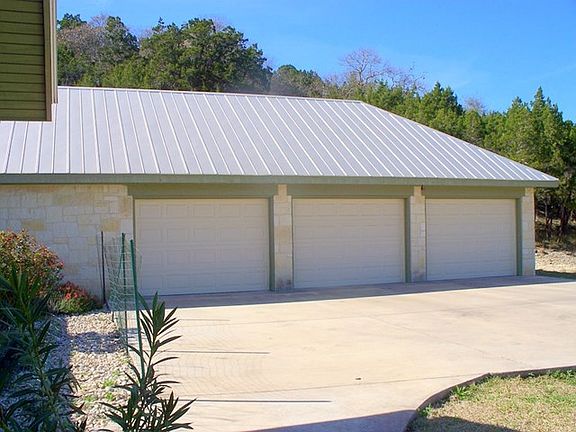 3rd image of 111 Stablewood Dr S