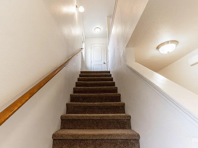 606 606/608 N Mountain View Rd — Photo 17