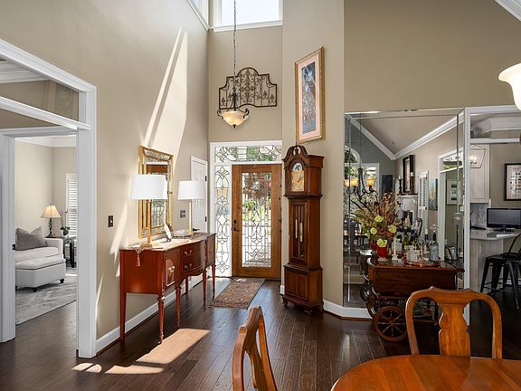 5th image of 2913 Summerwood Cir