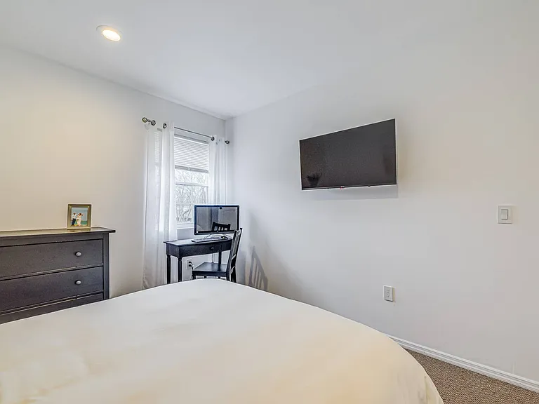 71 Hampton Rd — Photo 13